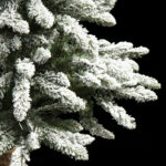 715015-1-tatra-zasnezeny-vianocny-stromcek-na-pniku-180cm.jpg